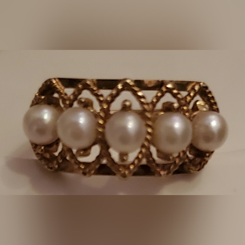 UNBRANDED PEARL RING